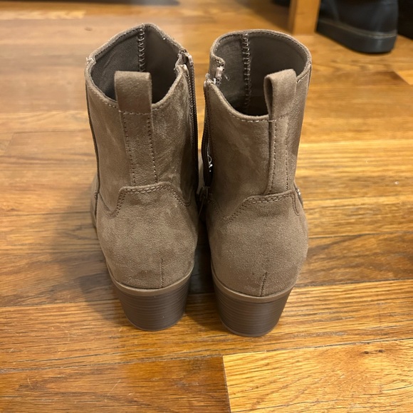 Old Navy Western Ankle Boots - Picture 4 of 5
